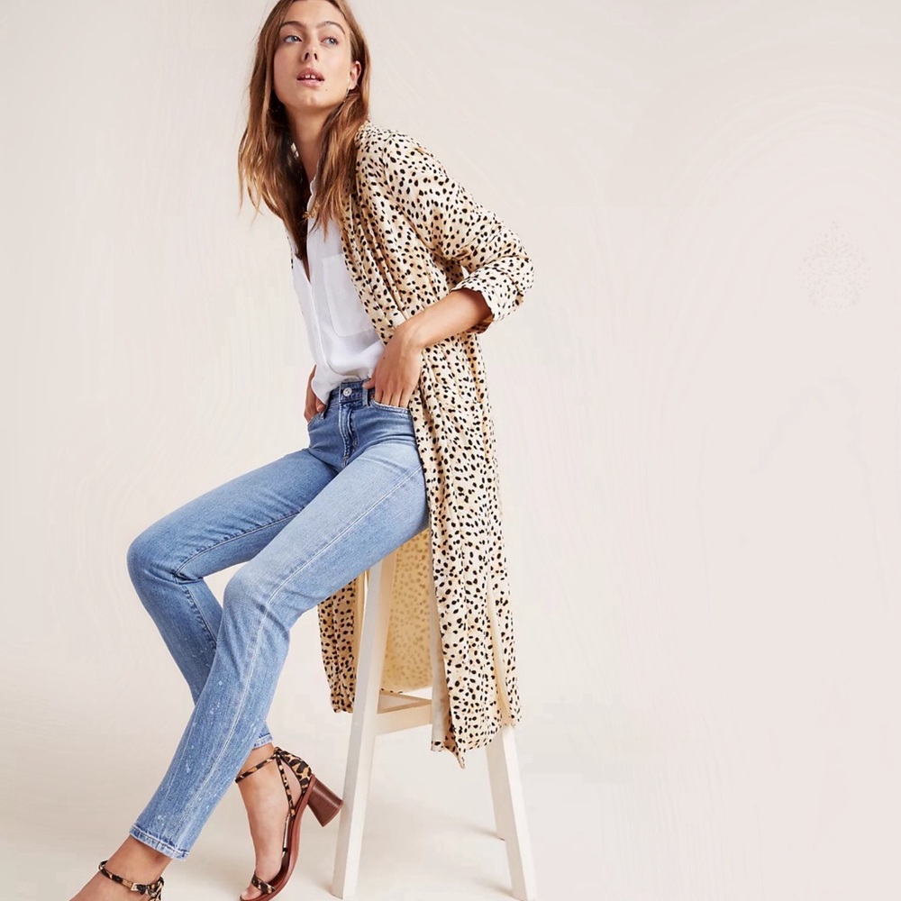 cupcakes & cashmere  arianne longline cheetah print  duster in latte, size small